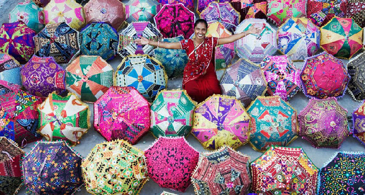 Crafting Memories: Family Art and Craft Experiences in Rajasthan