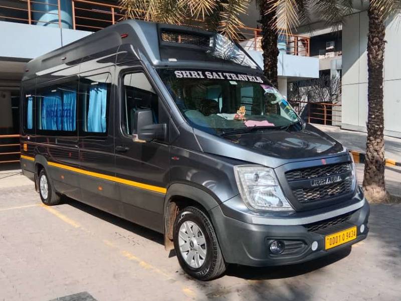 Force Urbania Rental in Delhi