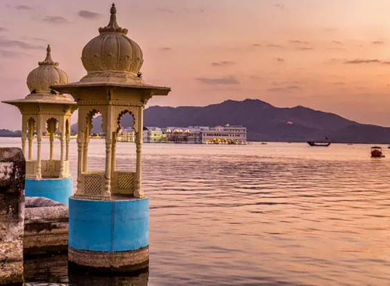Tempo Traveller in Udaipur