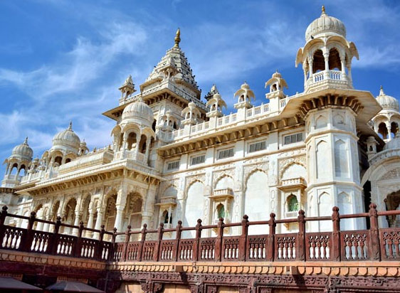 Jaipur to Jodhpur by Force Urbania